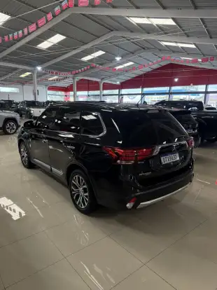 MITSUBISHI-OUTLANDER-2016