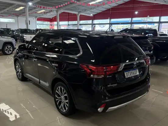 MITSUBISHI-OUTLANDER-2.2 4X4 16V DIESEL 4P AUTOMÁTICO MITSUBISHI-OUTLANDER-2016