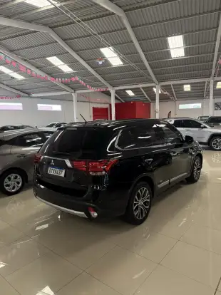MITSUBISHI-OUTLANDER-2016