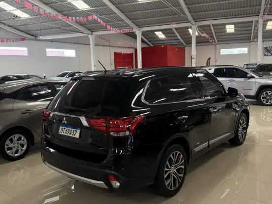 MITSUBISHI-OUTLANDER-2.2 4X4 16V DIESEL 4P AUTOMÁTICO MITSUBISHI-OUTLANDER-2016