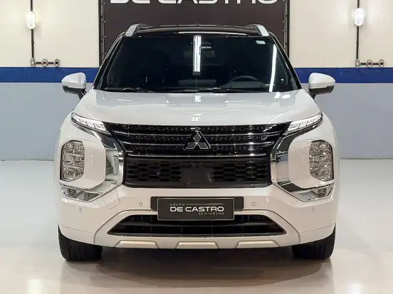MITSUBISHI-OUTLANDER-2025