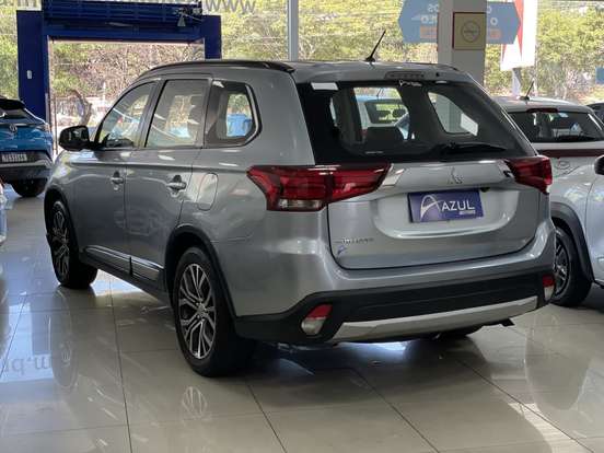 MITSUBISHI-OUTLANDER-2.0 16V GASOLINA 4P AUTOMÁTICO MITSUBISHI-OUTLANDER-2015