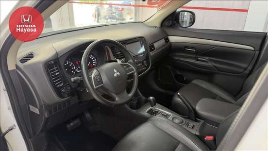 MITSUBISHI-OUTLANDER-2014