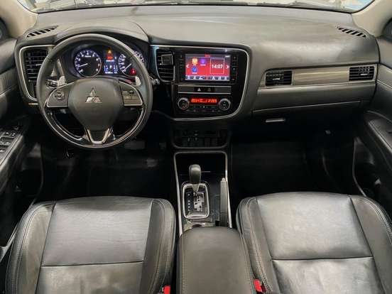 MITSUBISHI-OUTLANDER-2.0 MIVEC GASOLINA HPE AUTOMÁTICO MITSUBISHI-OUTLANDER-2018