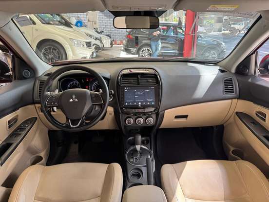 MITSUBISHI-OUTLANDER-2021