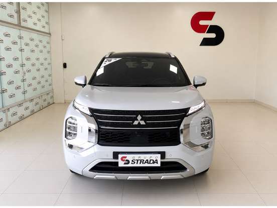 MITSUBISHI-OUTLANDER-2025
