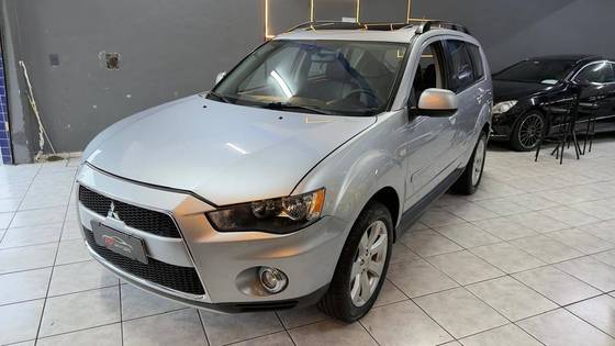 MITSUBISHI OUTLANDER 3.0 GT 4X4 V6 24V GASOLINA 4P AUTOMÁTICO