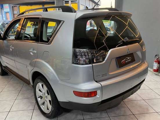 MITSUBISHI-OUTLANDER-3.0 GT 4X4 V6 24V GASOLINA 4P AUTOMÁTICO MITSUBISHI-OUTLANDER-2011