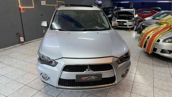 MITSUBISHI-OUTLANDER-2011