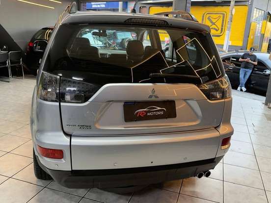 MITSUBISHI-OUTLANDER-3.0 GT 4X4 V6 24V GASOLINA 4P AUTOMÁTICO MITSUBISHI-OUTLANDER-2011