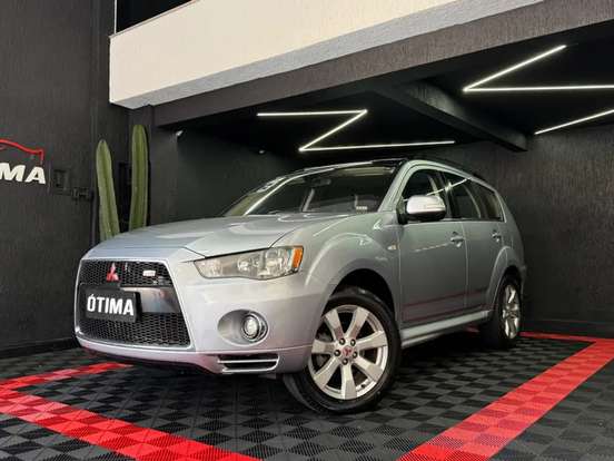 MITSUBISHI-OUTLANDER-2013