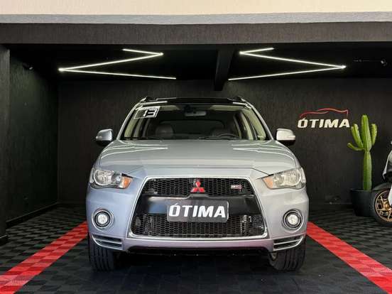 MITSUBISHI-OUTLANDER-3.0 GT4 4X4 V6 24V GASOLINA 4P AUTOMÁTICO MITSUBISHI-OUTLANDER-2013