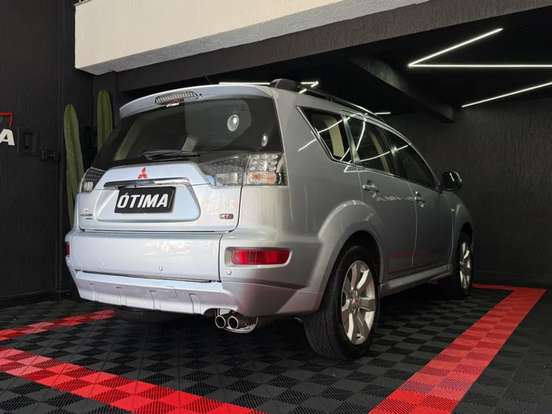 MITSUBISHI-OUTLANDER-3.0 GT4 4X4 V6 24V GASOLINA 4P AUTOMÁTICO MITSUBISHI-OUTLANDER-2013
