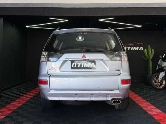 MITSUBISHI-OUTLANDER-2013