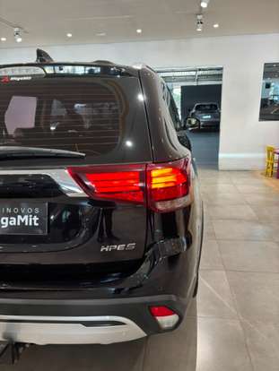 MITSUBISHI-OUTLANDER-2018