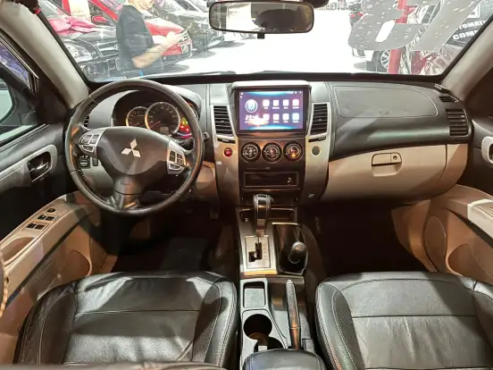 MITSUBISHI-PAJERO DAKAR-2012