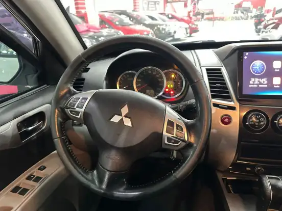 MITSUBISHI-PAJERO DAKAR-2012
