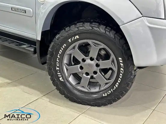 MITSUBISHI-PAJERO SPORT-2010