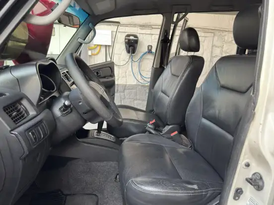 MITSUBISHI-PAJERO TR4-2011