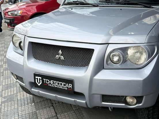 MITSUBISHI-PAJERO TR4-2.0 4X4 16V 140CV FLEX 4P AUTOMÁTICO MITSUBISHI-PAJERO TR4-2009