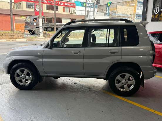 MITSUBISHI-PAJERO TR4-2.0 4X4 16V 140CV FLEX 4P AUTOMÁTICO MITSUBISHI-PAJERO TR4-2009