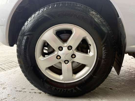 MITSUBISHI-PAJERO TR4-2009
