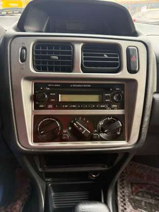 MITSUBISHI-PAJERO TR4-2009