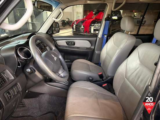 MITSUBISHI-PAJERO TR4-2009