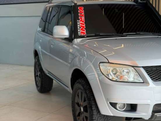 MITSUBISHI-PAJERO TR4-2.0 4X4 16V 140CV FLEX 4P AUTOMÁTICO MITSUBISHI-PAJERO TR4-2011