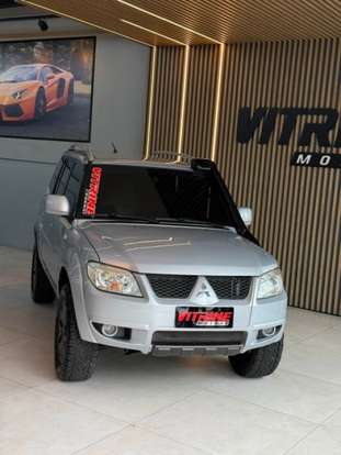 MITSUBISHI-PAJERO TR4-2011