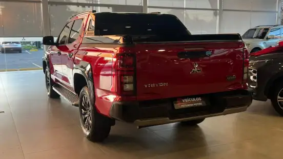 MITSUBISHI-TRITON-2025