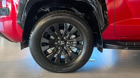 MITSUBISHI-TRITON-2.4 BITURBO DIESEL CD KATANA 4X4 AUTOMÁTICO MITSUBISHI-TRITON-2025