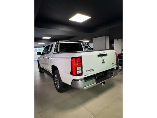 MITSUBISHI-TRITON-2.4 BITURBO DIESEL CD HPE-S 4X4 AUTOMÁTICO MITSUBISHI-TRITON-2025