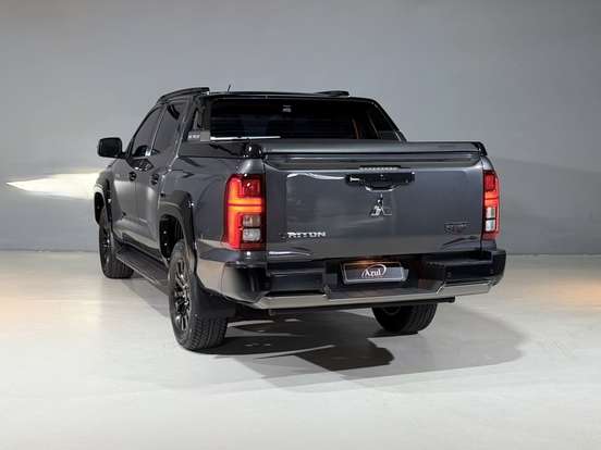MITSUBISHI-TRITON-2025