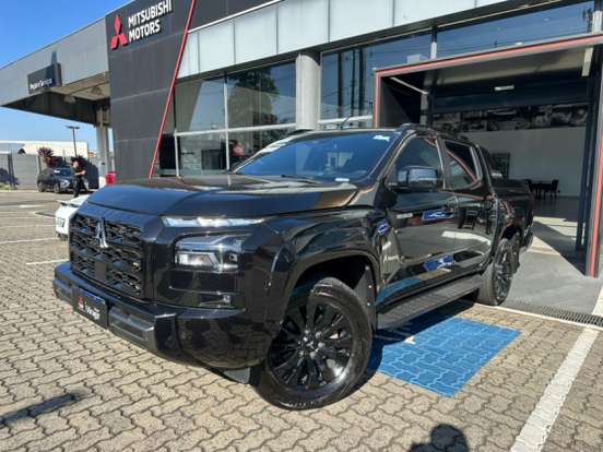 MITSUBISHI-TRITON-2025