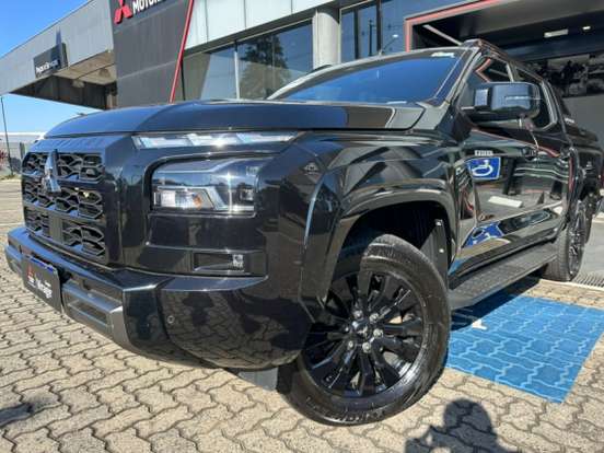 MITSUBISHI-TRITON-2025