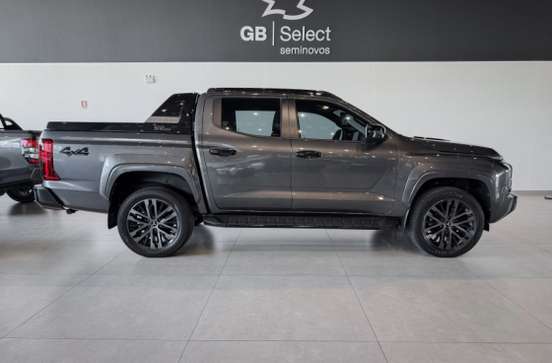 MITSUBISHI-TRITON-2025