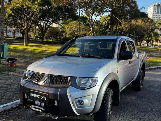 MITSUBISHI-L200 SAVANA-3.2 4X4 16V TURBO INTERCOOLER DIESEL 4P AUTOMÁTICO MITSUBISHI-L200 SAVANA-2017