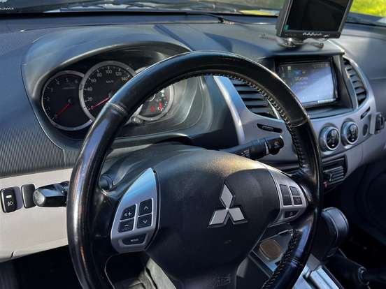 MITSUBISHI-L200 SAVANA-3.2 4X4 16V TURBO INTERCOOLER DIESEL 4P AUTOMÁTICO MITSUBISHI-L200 SAVANA-2017