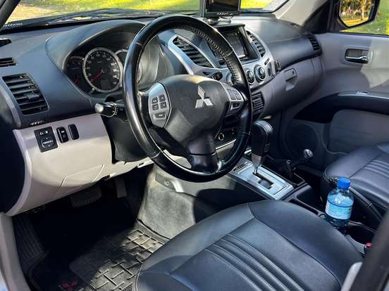 MITSUBISHI-L200 SAVANA-3.2 4X4 16V TURBO INTERCOOLER DIESEL 4P AUTOMÁTICO MITSUBISHI-L200 SAVANA-2017