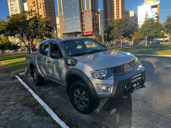 MITSUBISHI-L200 SAVANA-3.2 4X4 16V TURBO INTERCOOLER DIESEL 4P AUTOMÁTICO MITSUBISHI-L200 SAVANA-2017