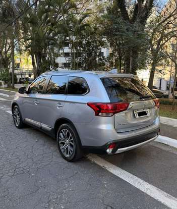 MITSUBISHI-OUTLANDER-2016