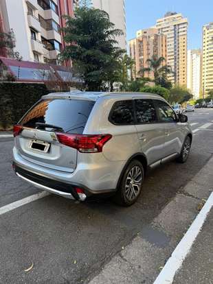 MITSUBISHI-OUTLANDER-2016