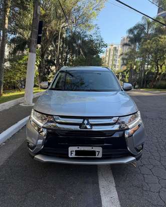 MITSUBISHI-OUTLANDER-2016