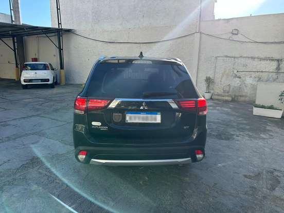 MITSUBISHI-OUTLANDER-2017