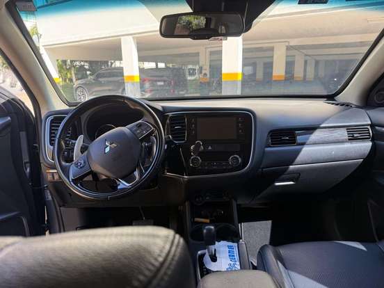 MITSUBISHI-OUTLANDER-3.0 GT 4X4 V6 24V GASOLINA 4P AUTOMÁTICO MITSUBISHI-OUTLANDER-2015