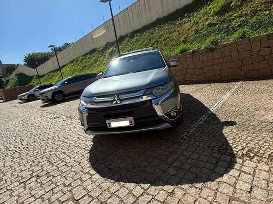 MITSUBISHI-OUTLANDER-3.0 GT 4X4 V6 24V GASOLINA 4P AUTOMÁTICO MITSUBISHI-OUTLANDER-2015