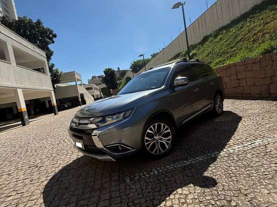 MITSUBISHI-OUTLANDER-3.0 GT 4X4 V6 24V GASOLINA 4P AUTOMÁTICO MITSUBISHI-OUTLANDER-2015