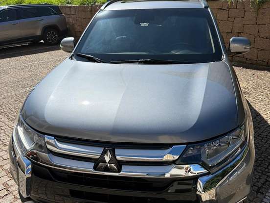 MITSUBISHI-OUTLANDER-3.0 GT 4X4 V6 24V GASOLINA 4P AUTOMÁTICO MITSUBISHI-OUTLANDER-2015