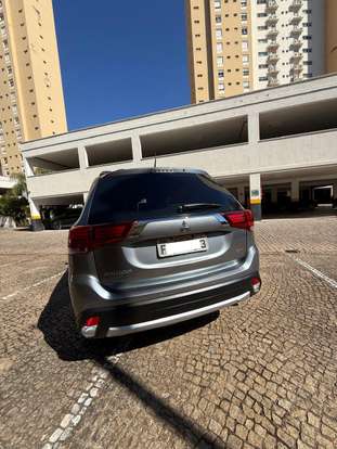 MITSUBISHI-OUTLANDER-2015